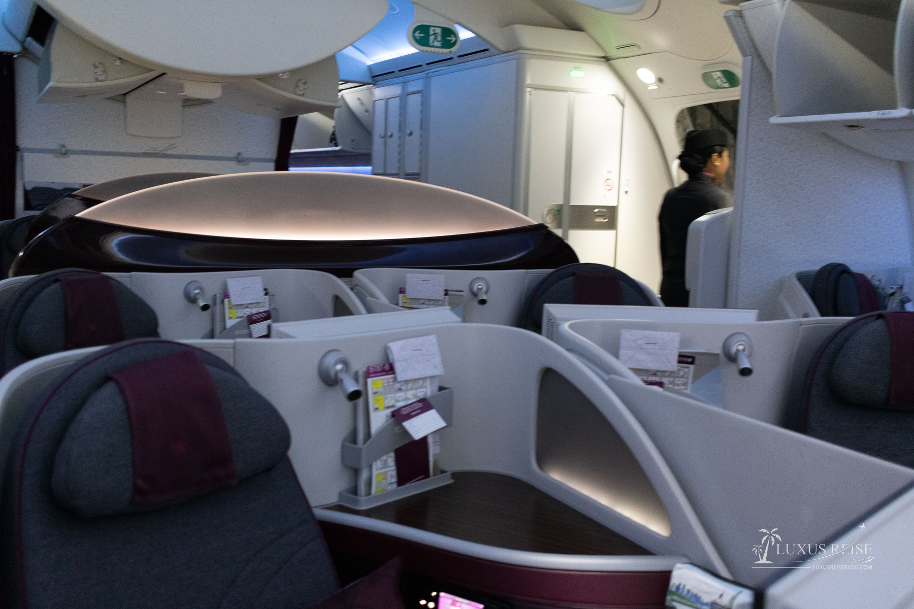 Qatar-Airways Inaugural Flight QR994 Doha to Da Nang - Business Class - Lounge Review - Erfahrung an Bord