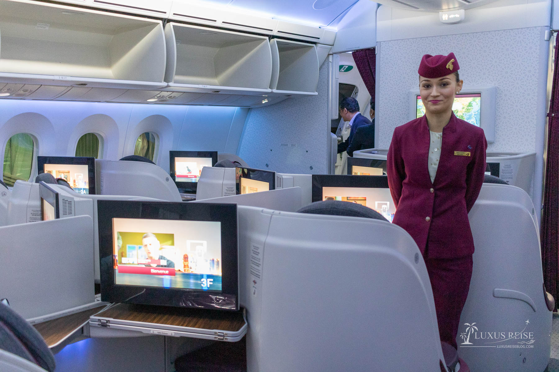 Qatar-Airways Inaugural Flight QR994 Doha to Da Nang - Business Class - Lounge Review - Erfahrung an Bord